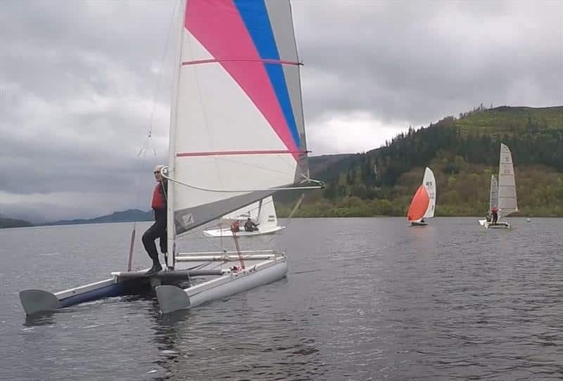 Chris Upton glides into second place on handicap during the Bassenthwaite Catapult Open © Syd Gage